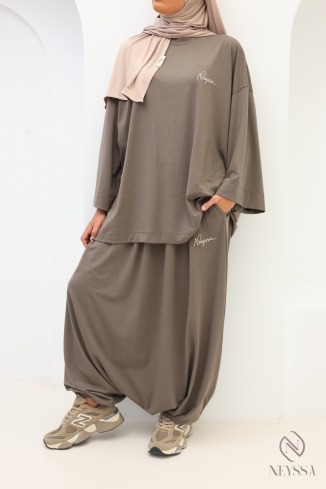 Bequemes, locker sitzendes Damen-Set im Sportswear-Stil von Neyssa 2