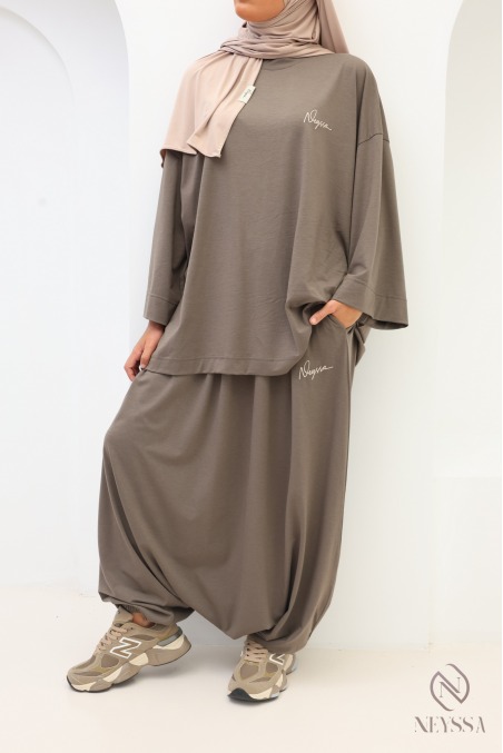 Neyssa Women's Loose-Fitting, Comfortable Sportswear Set