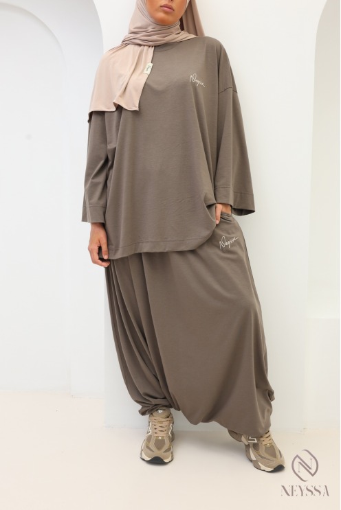 Neyssa Women's Loose-Fitting, Comfortable Sportswear Set