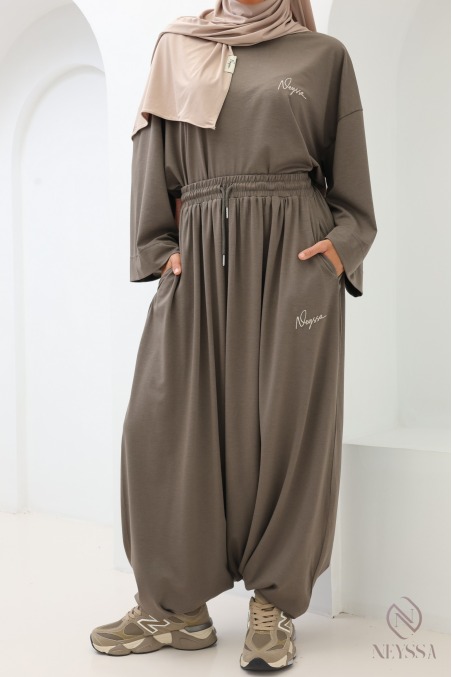 Neyssa Women's Loose-Fitting, Comfortable Sportswear Set