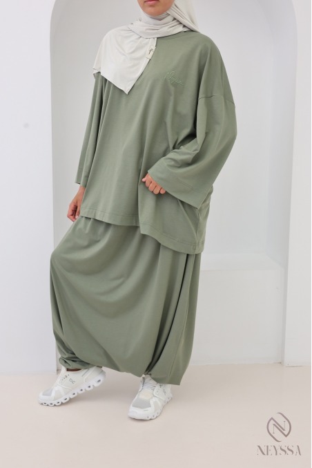 Bequemes Set in Khaki mit Haremshose und praktischen Taschen
