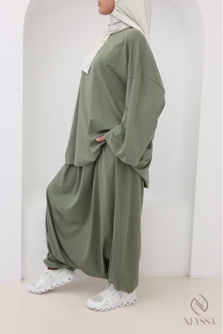 Bequemes Set in Khaki mit Haremshose und praktischen Taschen