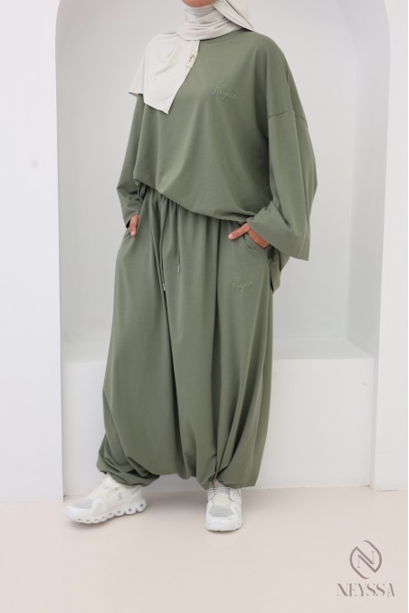 Ensemble kaki confortable avec sarouel et poches pratiques