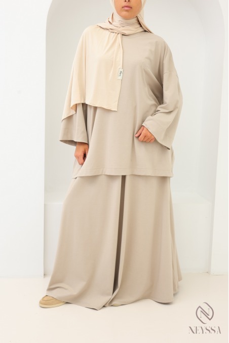 Long, soft liquid jersey hijab by Neyssa Confection