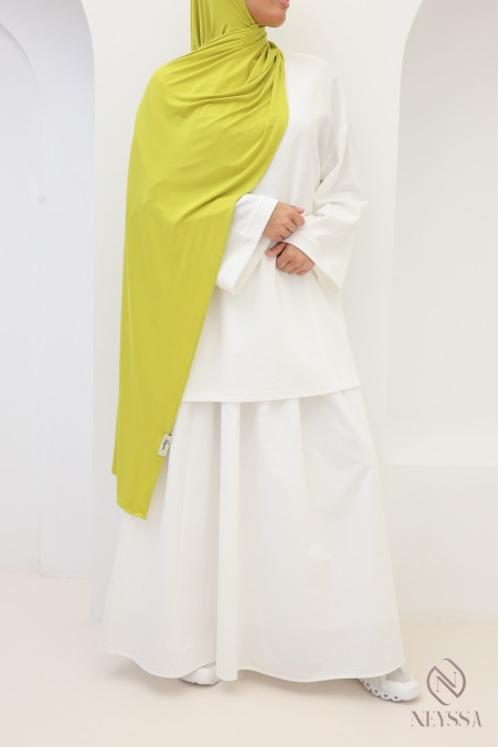 Long, soft liquid jersey hijab by Neyssa Confection