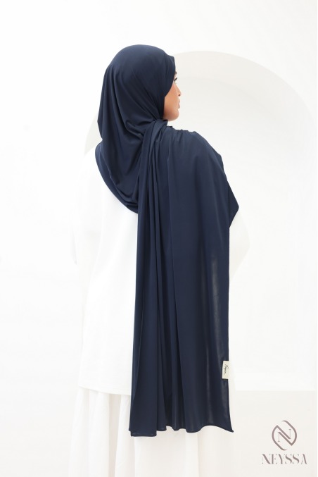 Langer Hijab aus weichem, fließendem Jersey von Neyssa Confection