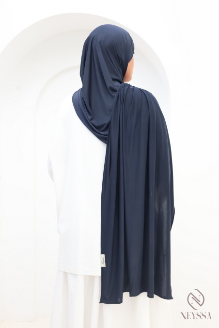 Langer Hijab aus weichem, fließendem Jersey von Neyssa Confection