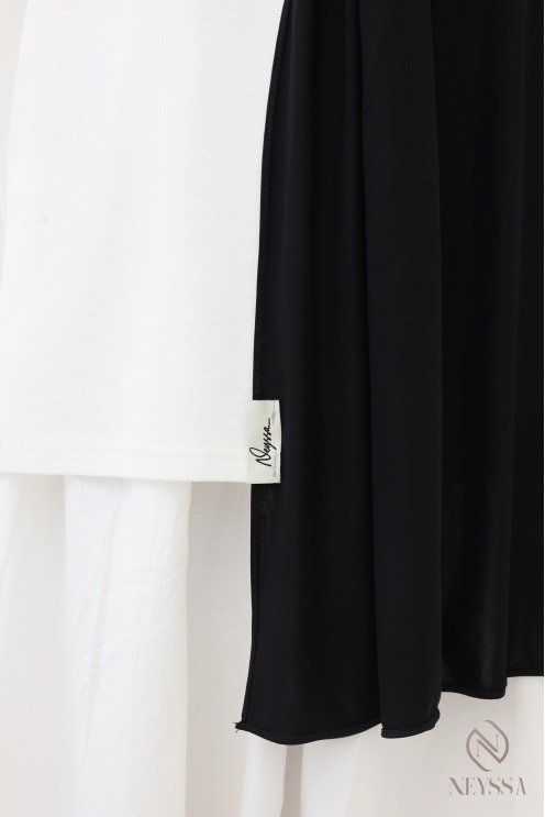 Langer Hijab aus weichem, fließendem Jersey von Neyssa Confection