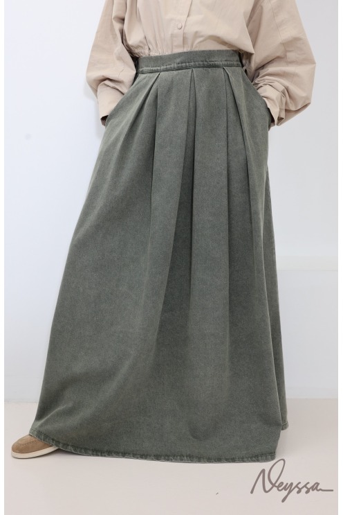 Women's Long, Loose-Fitting Khaki Denim Skirt Without a Slit