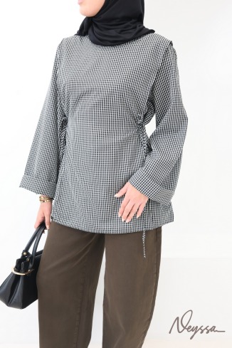 Long Blouse with Japanese-Style Checkered Apron