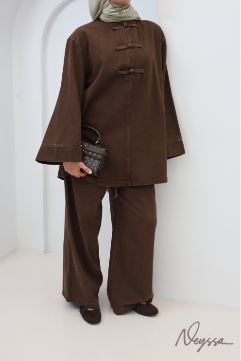 Set aus weiter Hose und langem Oberteil mit chinesischen Knöpfen