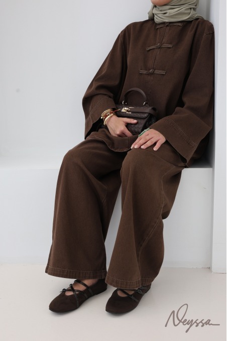 Set aus weiter Hose und langem Oberteil mit chinesischen Knöpfen