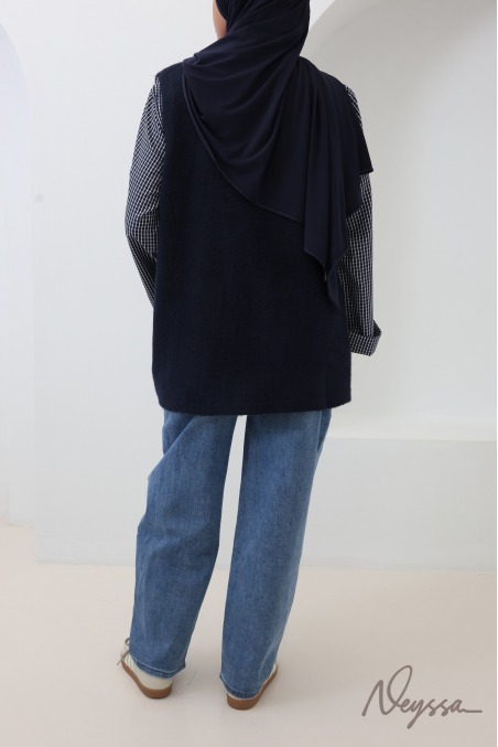 Sleeveless, wool-look V-neck cardigan in midnight blue