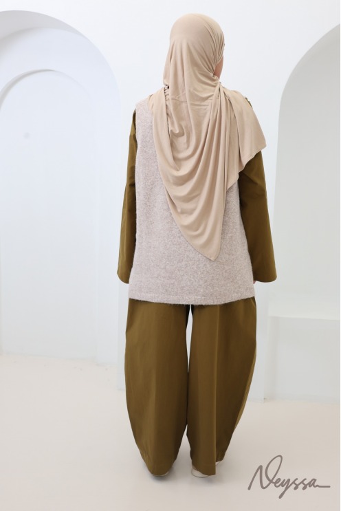 Beige, sleeveless, V-neck, wool-effect knit cardigan