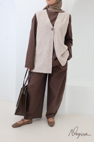 Gilet en maille effet laine sans manches col V avec bouton beige