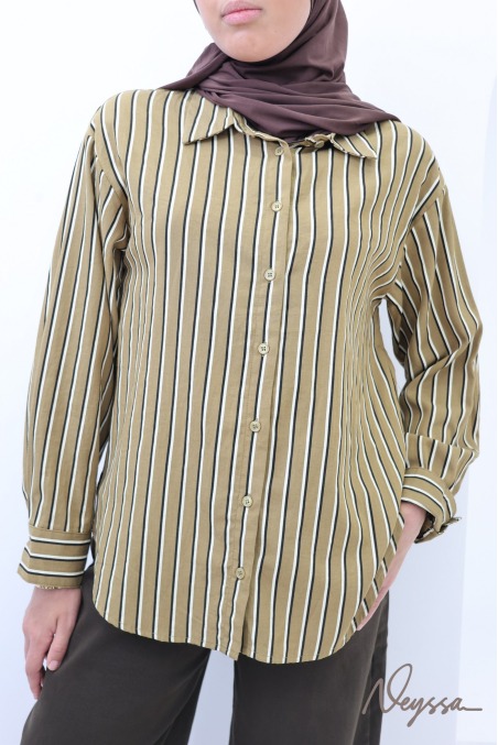 Weites Damenhemd mit Streifen, asymmetrischer Schnitt, khaki