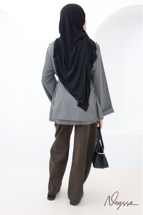 Long Blouse with Japanese-Style Checkered Apron