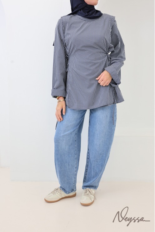 Long Blouse with Japanese-Style Checkered Apron