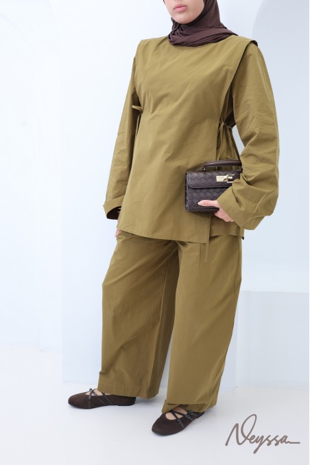 Damen-Set aus Baumwolle in Olivgrün, Hose und Bluse zum Binden