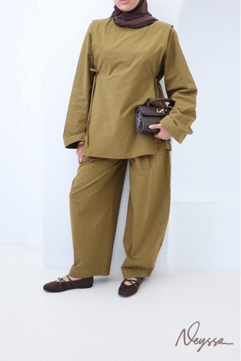 Damen-Set aus Baumwolle in Olivgrün, Hose und Bluse zum Binden