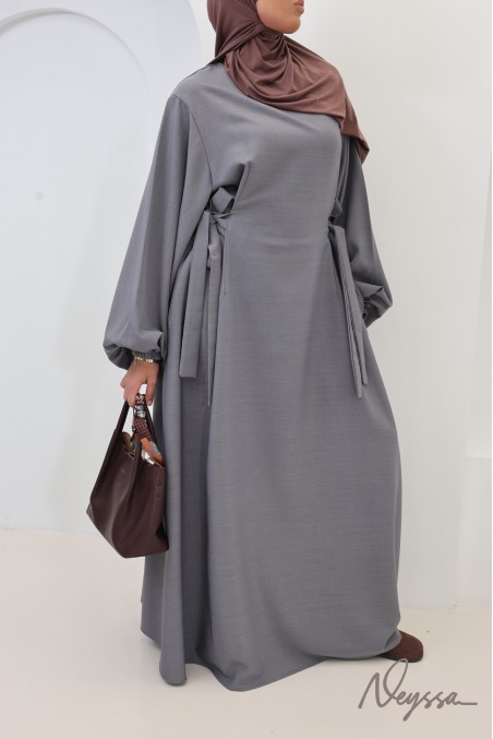 Abaya longue coupe ample avec manches ballon