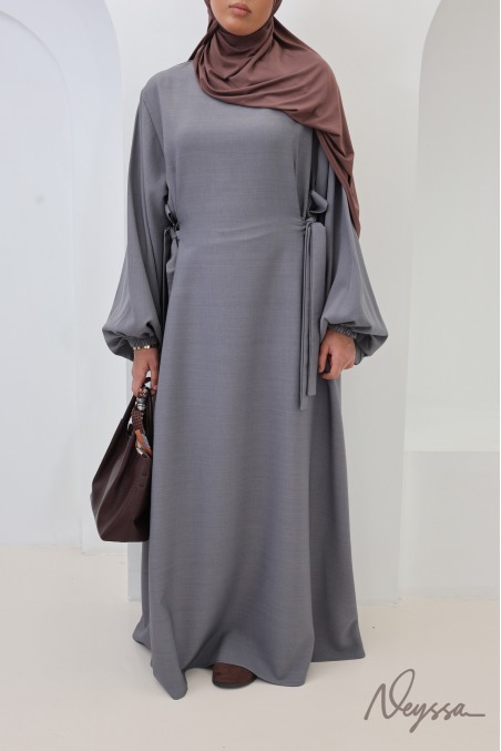 Abaya longue coupe ample avec manches ballon