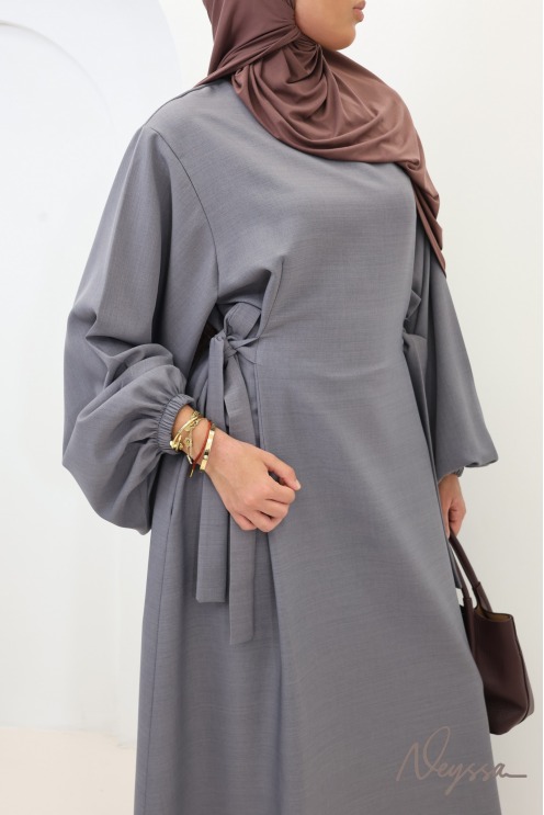 Abaya longue coupe ample avec manches ballon