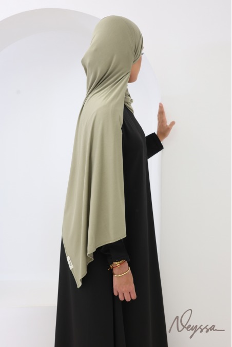 Hijab bamboo vert sauge, doux et protecteur cheveux by Neyssa