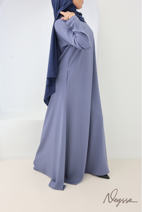 Long, flared Medina silk abaya with pockets