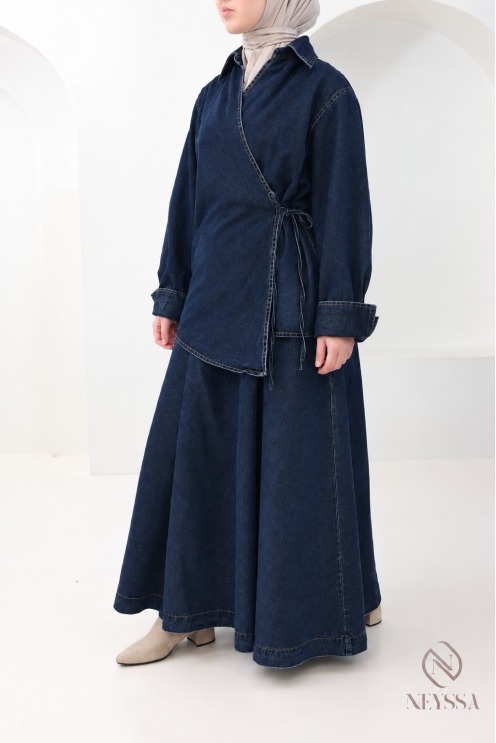 Set aus langem, ausgestellten Rock + Kimono-Oberteil aus Raw Denim