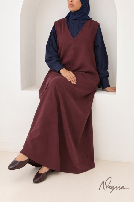 Trendy long burgundy denim dress with a V-neck, 100%