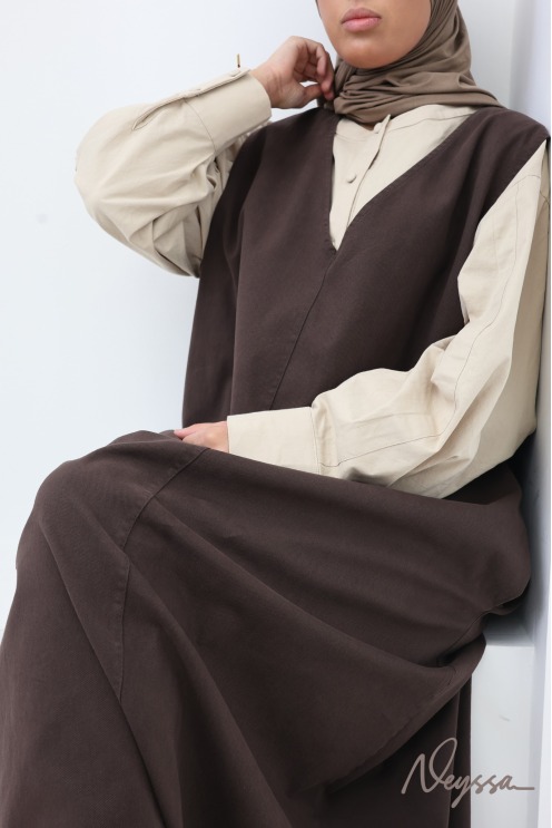 Langes Jeanskleid mit V-Ausschnitt aus 100 % Baumwolle, Braun