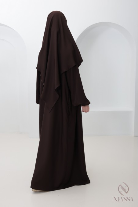 Ensemble abaya khimar poche sur le buste, parfait pour tenue omra