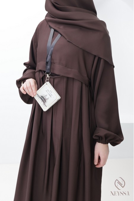 Ensemble abaya khimar poche sur le buste, parfait pour tenue omra