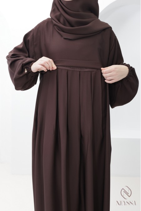 Ensemble abaya khimar poche sur le buste, parfait pour tenue omra
