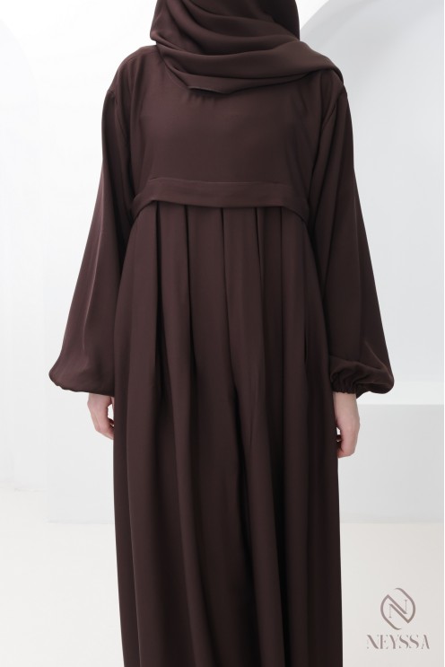 Ensemble abaya khimar poche sur le buste, parfait pour tenue omra