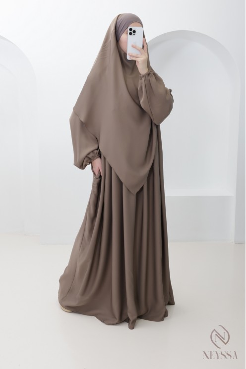 Ensemble abaya khimar soie de Nidah, poche zippée sur le buste
