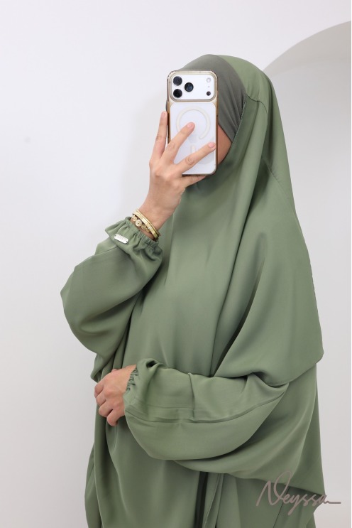 Abaya + khimar long kaki avec poche sur le buste must have omra