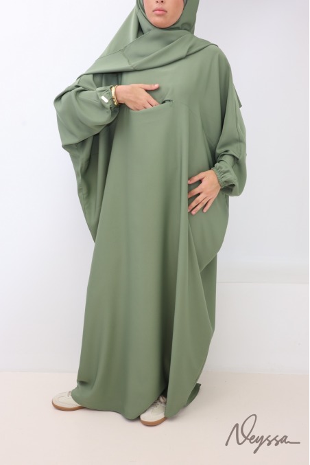 Abaya + khimar long kaki avec poche sur le buste must have omra