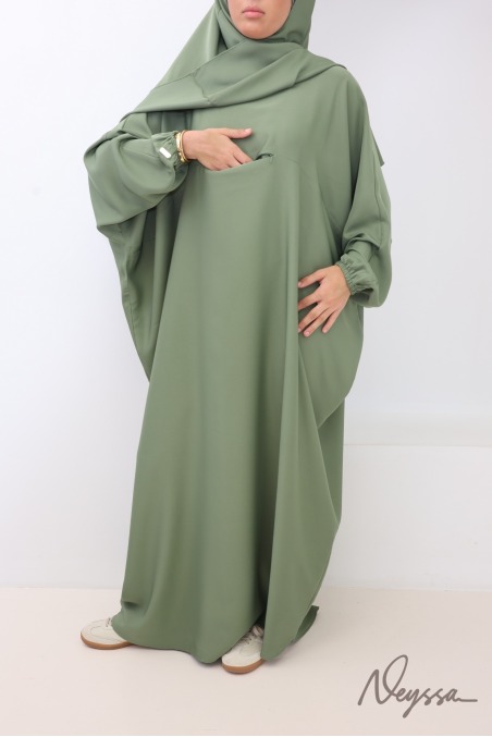 Abaya + khimar long kaki avec poche sur le buste must have omra