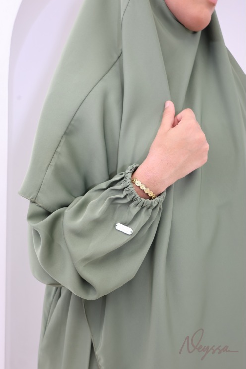 Abaya kaki nidah poche sur le buste et khimar pointu
