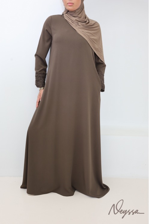 Medina silk abaya with pockets and lace sleeves