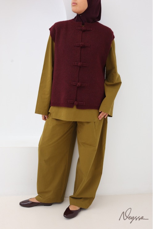 Burgundy Short-Sleeved Knit Cardigan with Chinese Buttons