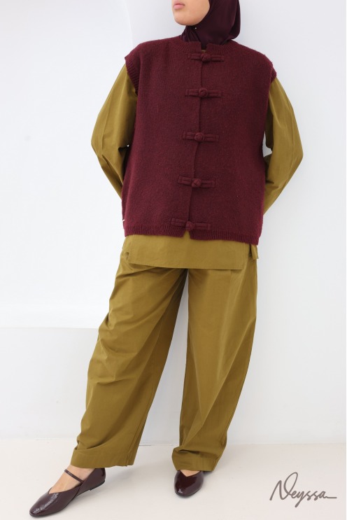Burgundy Short-Sleeved Knit Cardigan with Chinese Buttons