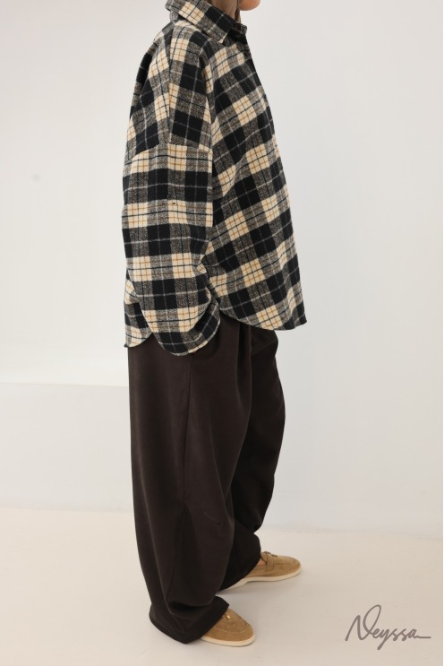 Oversized Checkered Lumberjack-Style Overshirt