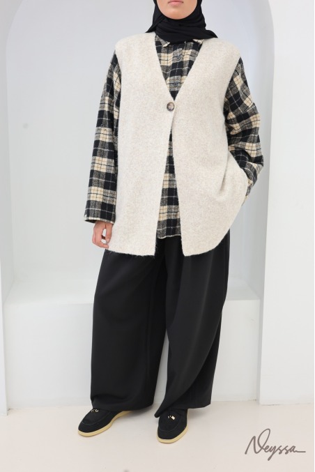 Gilet en maille effet laine sans manches col V avec bouton beige