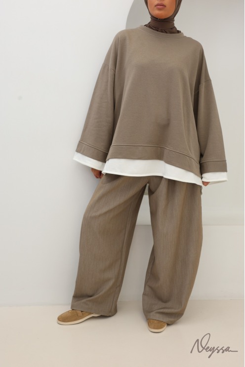 Oversized taupe cotton sweatshirt—perfect for everyday wear