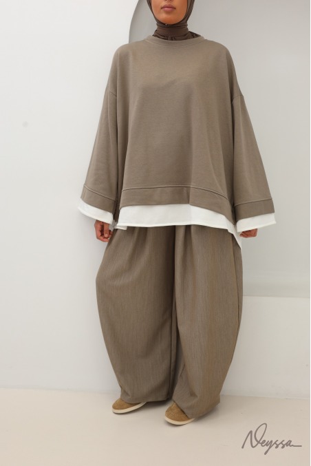 Oversized taupe cotton sweatshirt—perfect for everyday wear