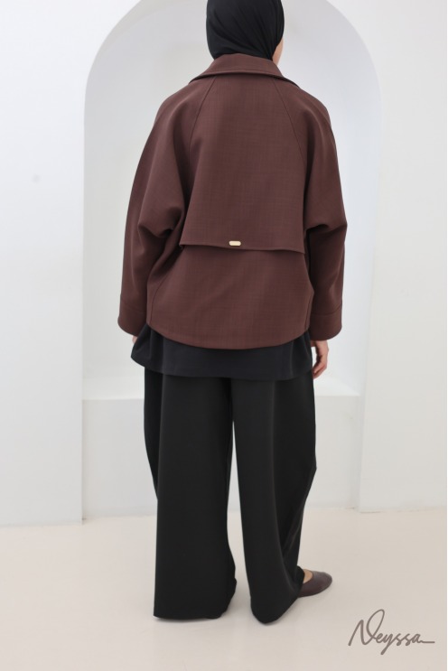Women's Loose-Fitting Blazer with a Tailored Look and Zipper Closure