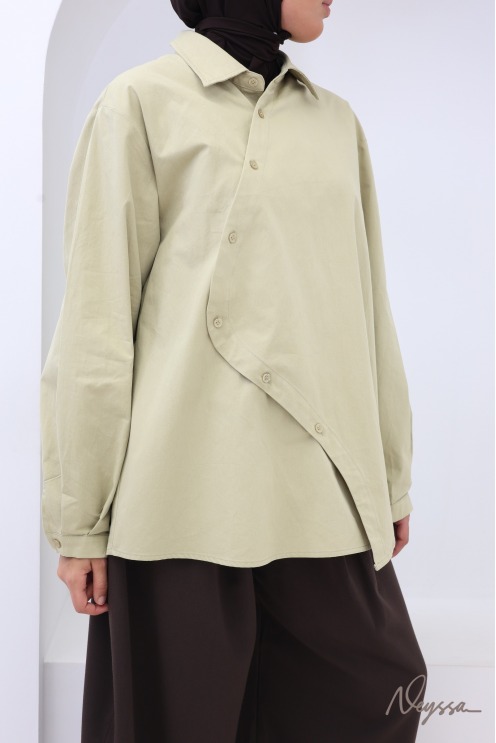 Mid-length 100% cotton shirt—a great fall outfit idea for hijabi women